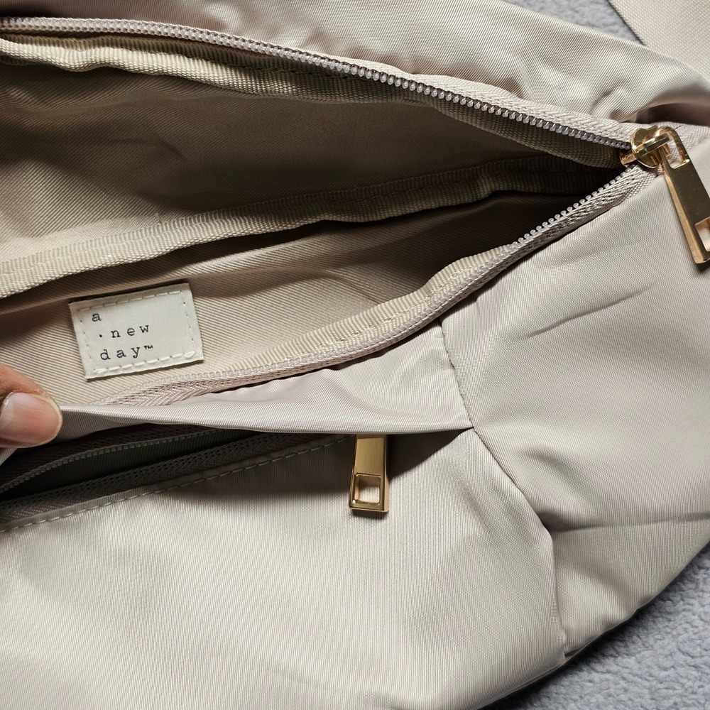 A New Day Fanny Pack Belt Bag‎ Womens Beige Adjustable Strap Zipper Closure - Picture 4 of 10
